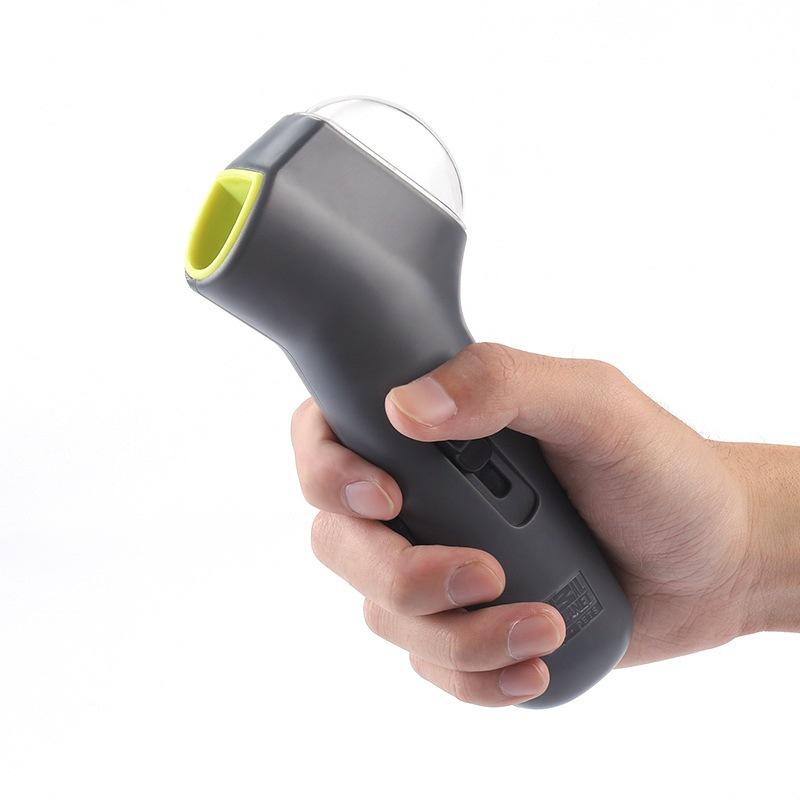 Winnie & Winstons™ Pet Treat Launcher